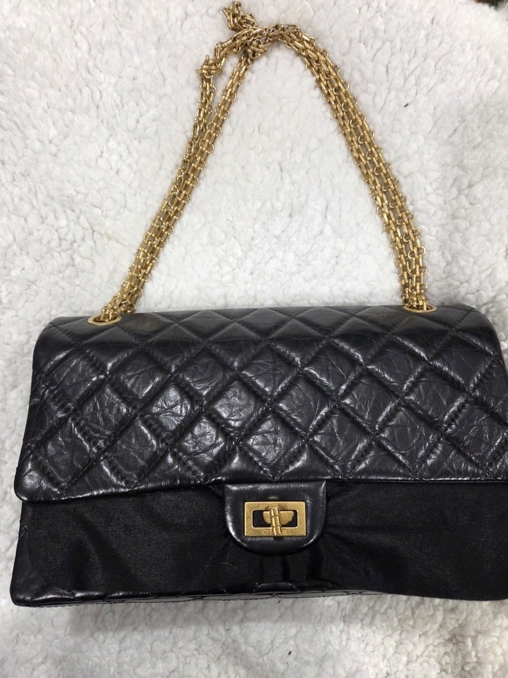 CHANEL Reissue 226